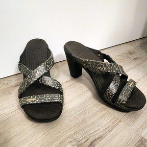 Crocs Cyprus IV Womens Rare Pumps Heels Size 9 Sparkle Leopard Print